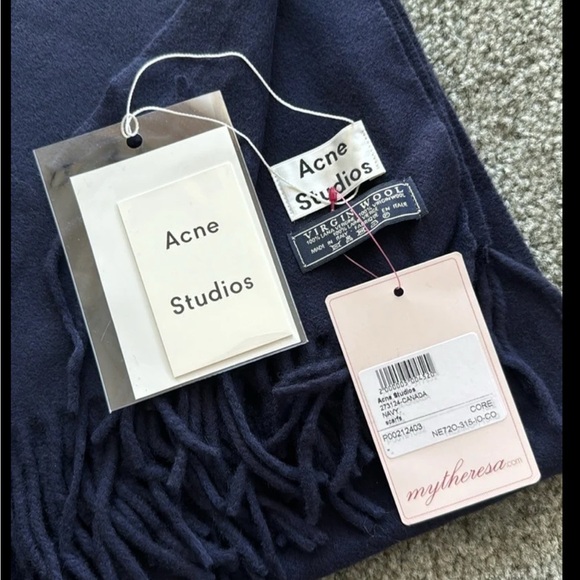 COPY - Acne studios 100% wool large scarf in navy - Picture 5 of 5